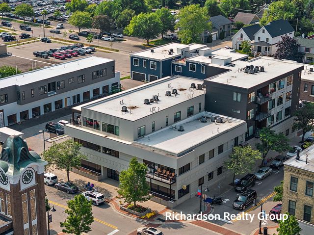 300 Washington Avenue 8, Grand Haven City, MI 49417