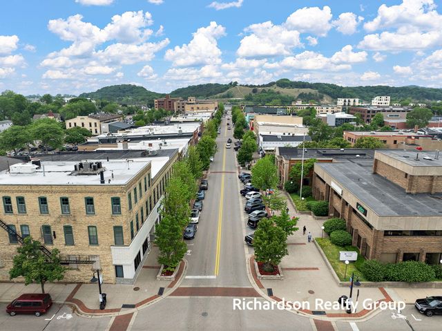 300 Washington Avenue 8, Grand Haven City, MI 49417