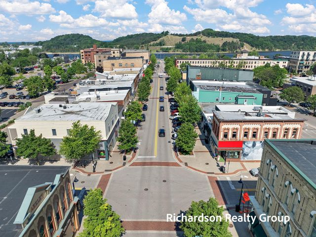 300 Washington Avenue 8, Grand Haven City, MI 49417