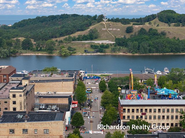 300 Washington Avenue 8, Grand Haven City, MI 49417