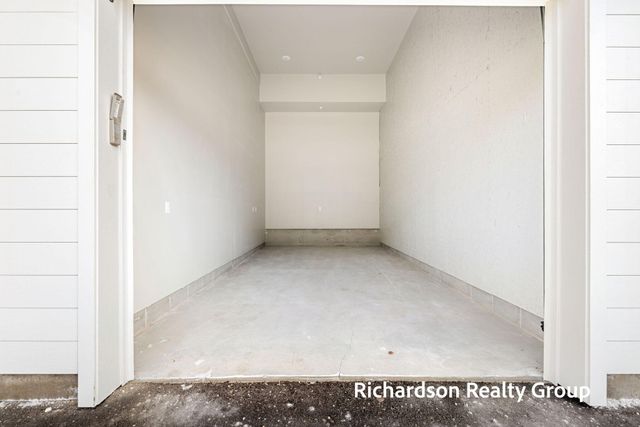 300 Washington Avenue 8, Grand Haven City, MI 49417