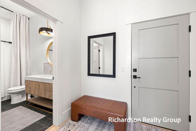 300 Washington Avenue 8, Grand Haven City, MI 49417