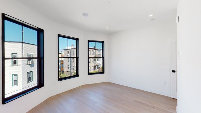 19-21 Buttonwood St 1, Boston, MA 02125