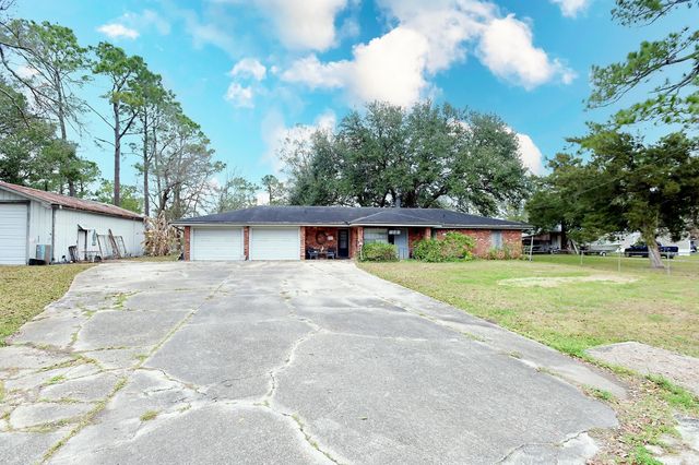 317 Patrick Dr, Schriever, LA 70395