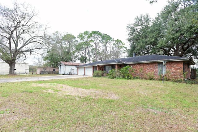 317 Patrick Dr, Schriever, LA 70395