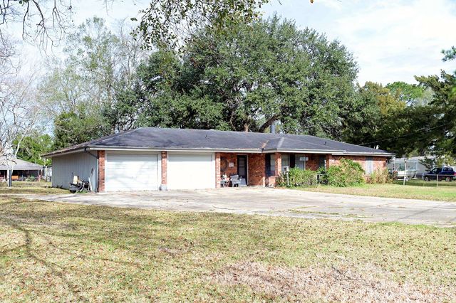 317 Patrick Dr, Schriever, LA 70395