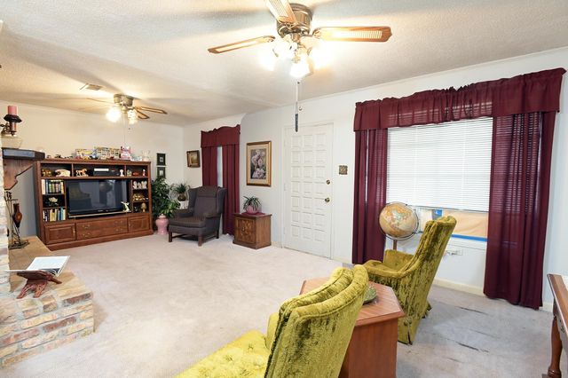 317 Patrick Dr, Schriever, LA 70395