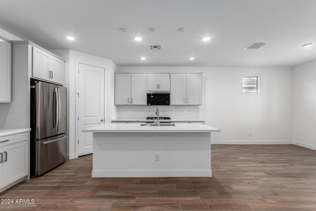 44312 N 44th Lane, New River, AZ 85087