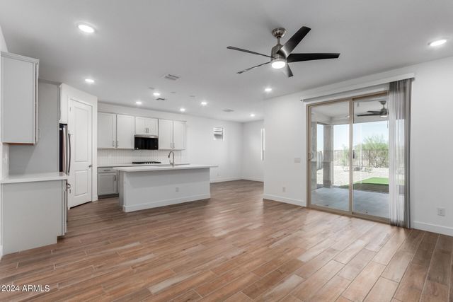 44312 N 44th Lane, New River, AZ 85087