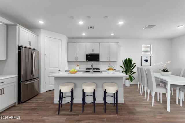 44312 N 44th Lane, New River, AZ 85087