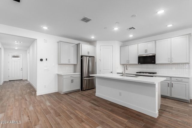 44312 N 44th Lane, New River, AZ 85087