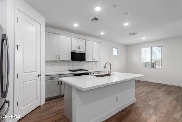 44312 N 44th Lane, New River, AZ 85087