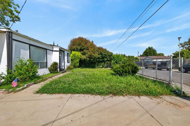 1005 Hawk Ave, Sacramento, CA 95833