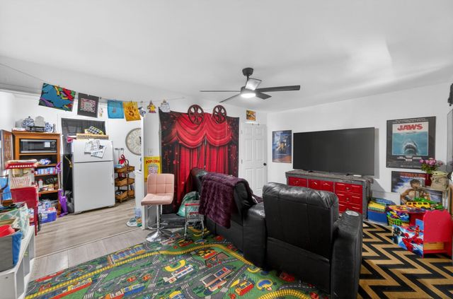 1005 Hawk Ave, Sacramento, CA 95833