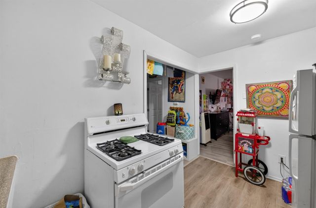 1005 Hawk Ave, Sacramento, CA 95833