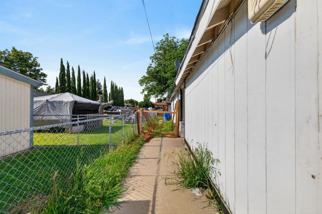 1005 Hawk Ave, Sacramento, CA 95833