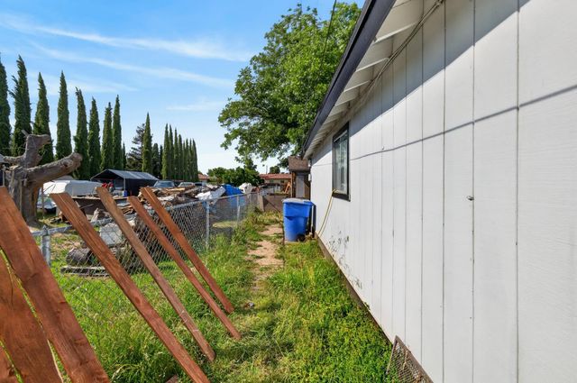 1005 Hawk Ave, Sacramento, CA 95833