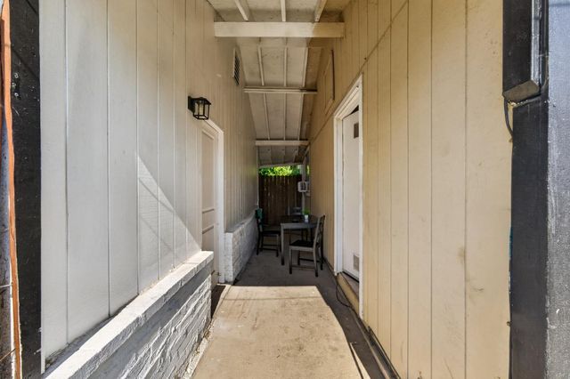 1005 Hawk Ave, Sacramento, CA 95833