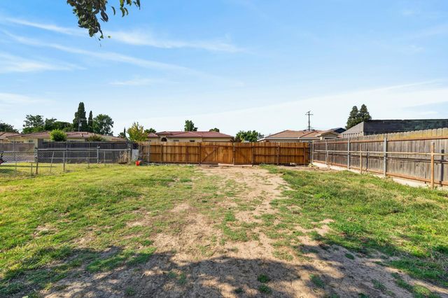 1005 Hawk Ave, Sacramento, CA 95833