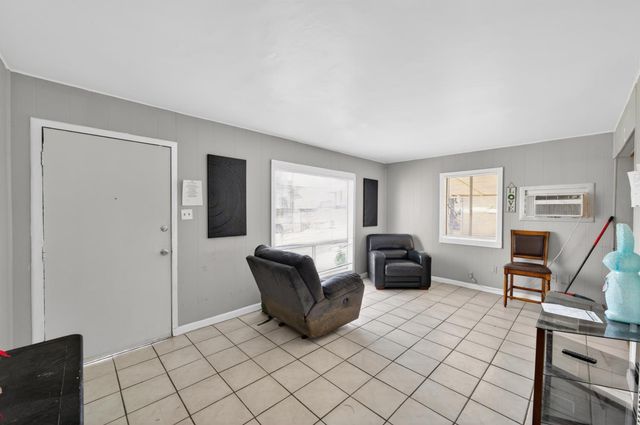 1005 Hawk Ave, Sacramento, CA 95833