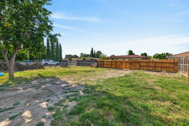1005 Hawk Ave, Sacramento, CA 95833