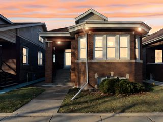 8630 S Bishop Street, Chicago, IL 60620