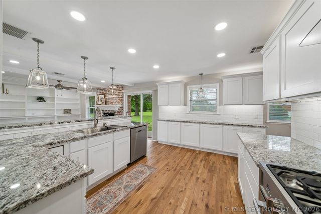 11800 E 106th Street N, Owasso, OK 74055