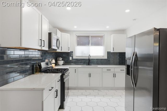 4612 Balfour Road, Detroit, MI 48224