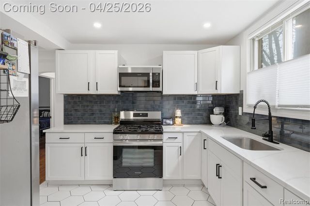 4612 Balfour Road, Detroit, MI 48224