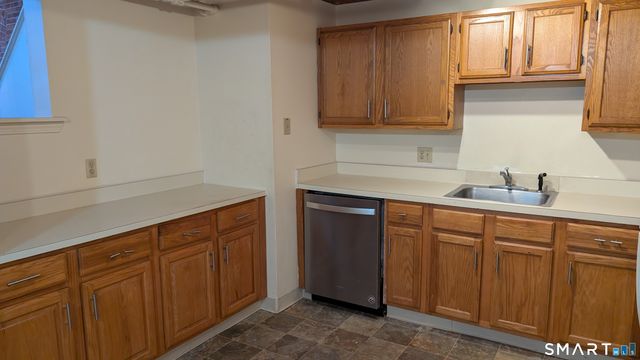 839 Main Street APT 98, Torrington, CT 06790
