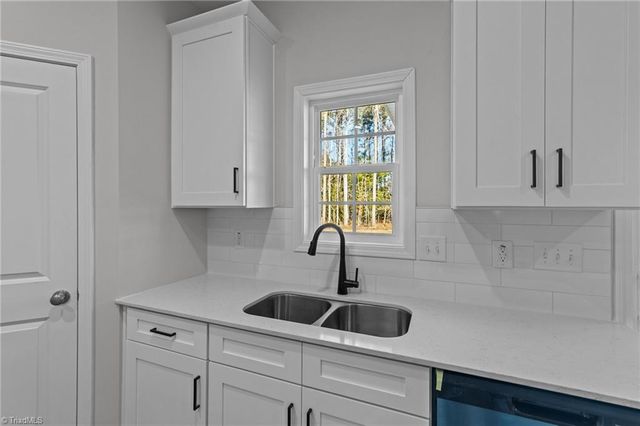 407 Pinnacle Drive, Randleman, NC 27317