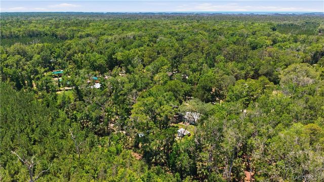 17631 SE 37th Avenue, Inglis, FL 34449