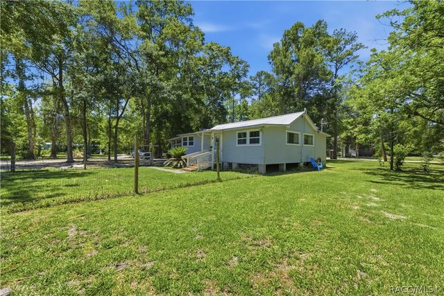 17631 SE 37th Avenue, Inglis, FL 34449