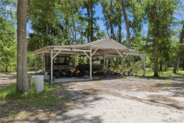 17631 SE 37th Avenue, Inglis, FL 34449
