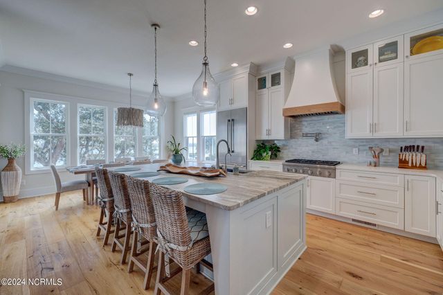 7 S Waterfront Place, Hampstead, NC 28443