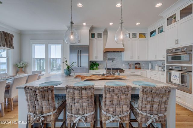 7 S Waterfront Place, Hampstead, NC 28443