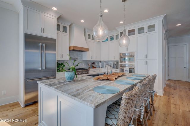 7 S Waterfront Place, Hampstead, NC 28443