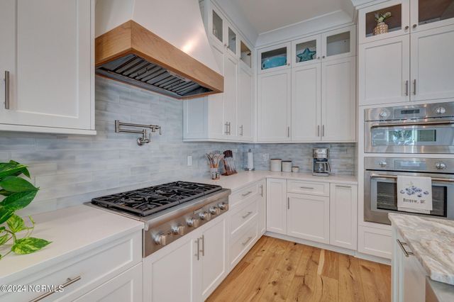 7 S Waterfront Place, Hampstead, NC 28443