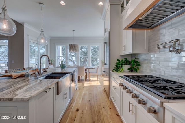 7 S Waterfront Place, Hampstead, NC 28443