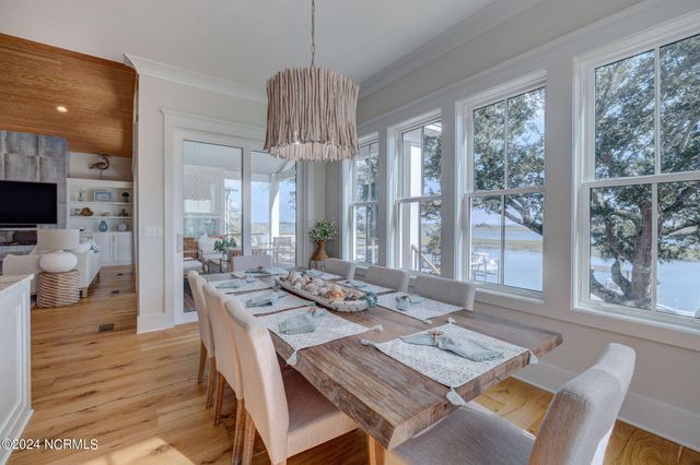 7 S Waterfront Place, Hampstead, NC 28443