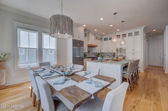 7 S Waterfront Place, Hampstead, NC 28443