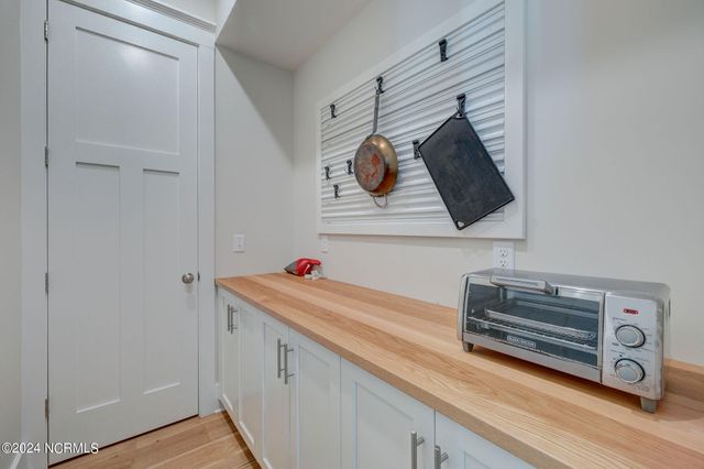 7 S Waterfront Place, Hampstead, NC 28443