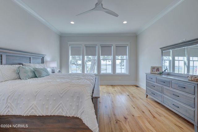 7 S Waterfront Place, Hampstead, NC 28443