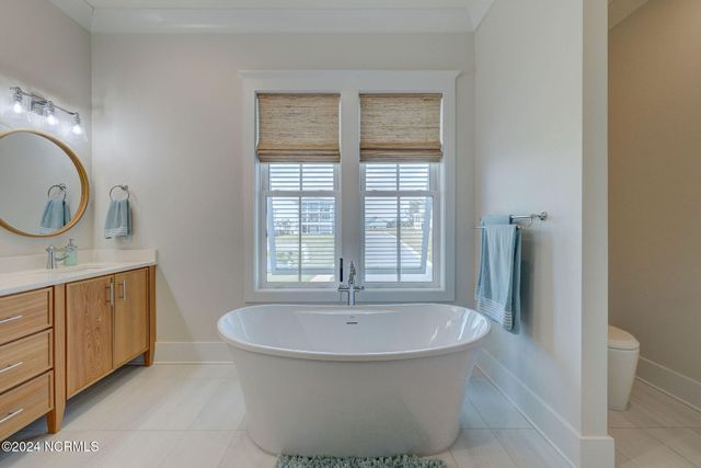 7 S Waterfront Place, Hampstead, NC 28443