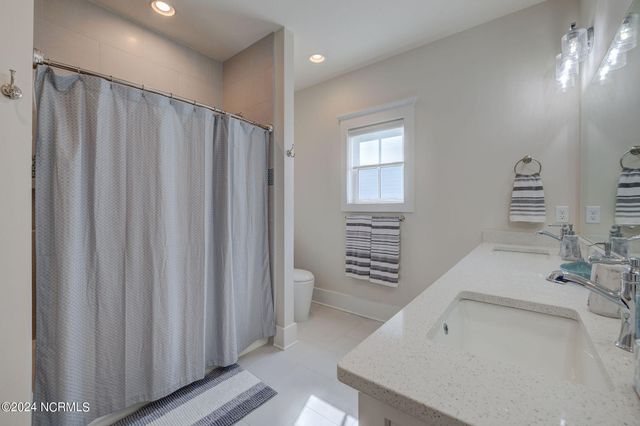 7 S Waterfront Place, Hampstead, NC 28443