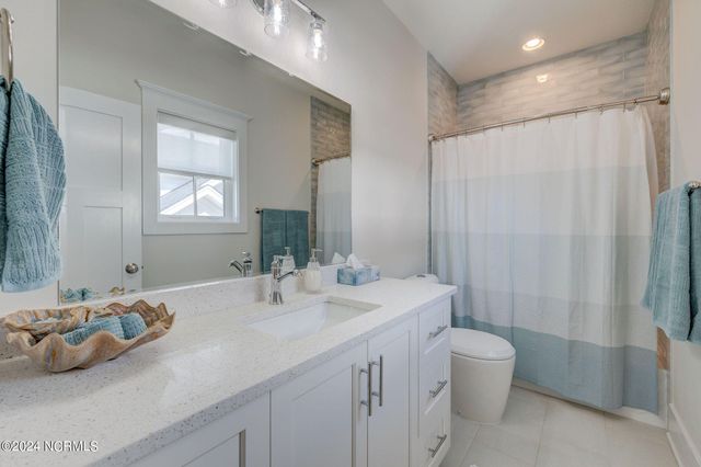 7 S Waterfront Place, Hampstead, NC 28443