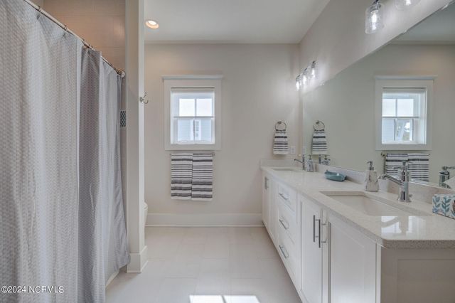 7 S Waterfront Place, Hampstead, NC 28443