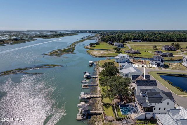 7 S Waterfront Place, Hampstead, NC 28443