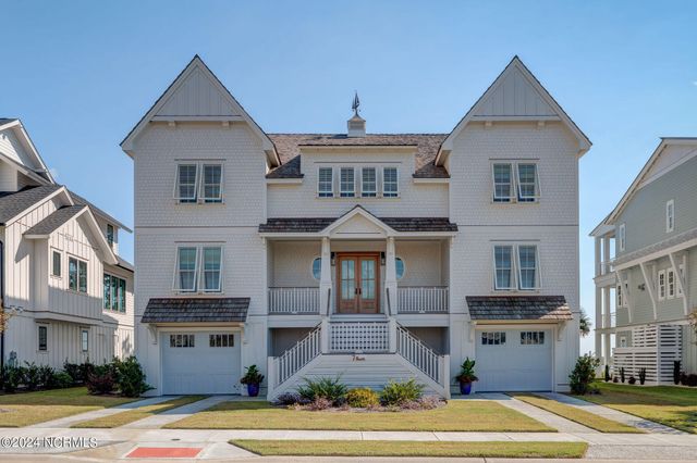 7 S Waterfront Place, Hampstead, NC 28443