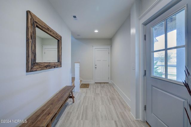 7 S Waterfront Place, Hampstead, NC 28443